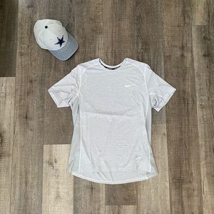 NIKE MEN'S DRI-FIT RUNNING TOP SMOKE GREY